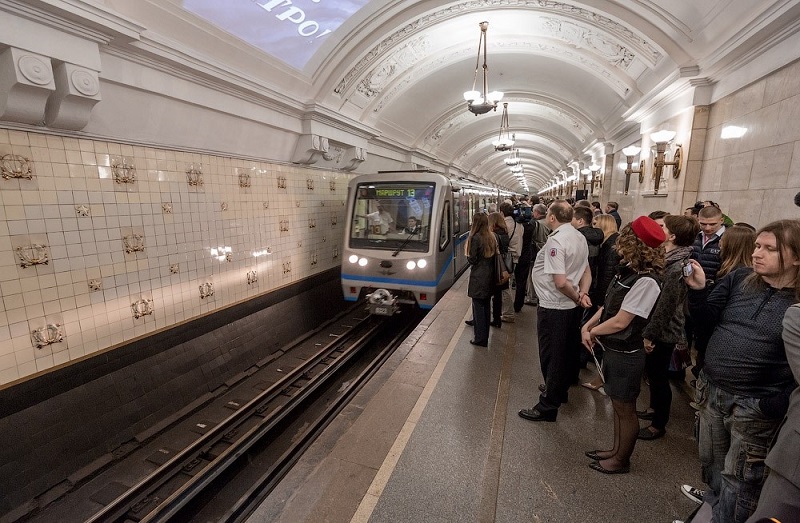 Станция московского метро кольцевой ветки 