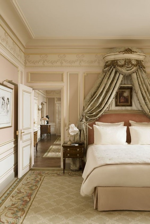 Современная спальня в классическом стиле 