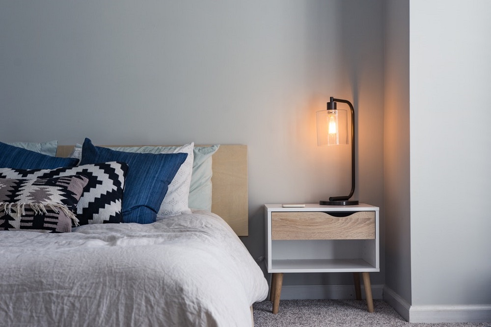 Как сделать освещение в спальне: объясняет дизайнер